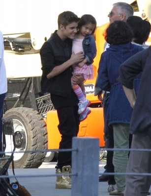 21.04 | Justin Bieber nos bastidores de Boyfriend