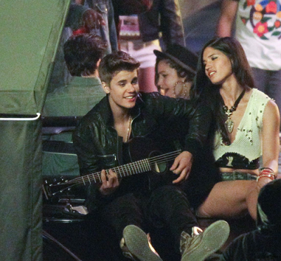 21.04 | Justin Bieber nos bastidores de Boyfriend