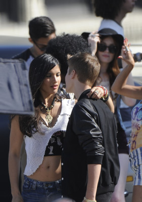 21.04 | Justin Bieber nos bastidores de Boyfriend