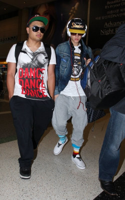 28.01 | Justin Bieber no aeroporto internacional de Los Angeles