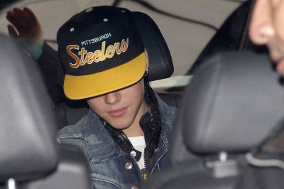 28.01 | Justin Bieber no aeroporto internacional de Los Angeles