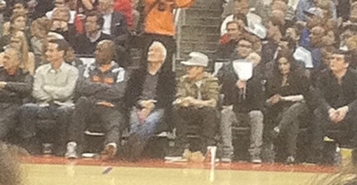 27.12 | Justin Bieber e Ryan Butler no jogo dos Clippers em LA