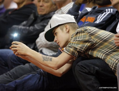 27.12 | Justin Bieber e Ryan Butler no jogo dos Clippers em LA
