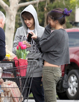 14.01 | Justin fazendo compras em Los Angeles