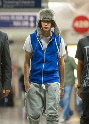 22.01 | Justin e Alfredo no aeroporto LAX, Los Angeles