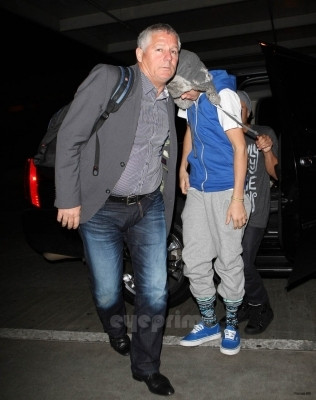 22.01 | Justin e Alfredo no aeroporto LAX, Los Angeles