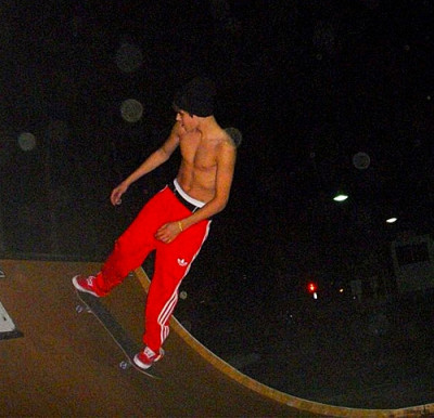 02.04 | Justin Bieber andando de skateem Miami