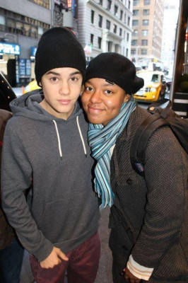 13.02 | Justin Bieber com fãs em Nova York