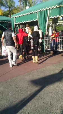 14.02 | Justin Bieber e família na Disneyland