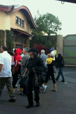 14.02 | Justin Bieber e família na Disneyland