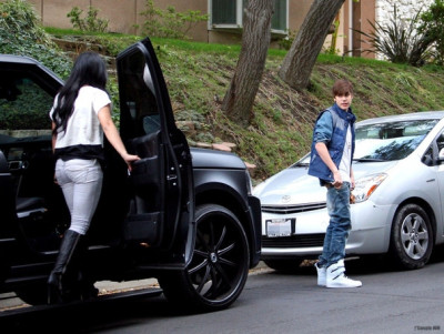 20.02 | Justin Bieber passeando de carro em Los Angeles