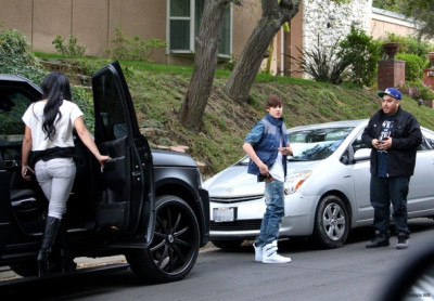 20.02 | Justin Bieber passeando de carro em Los Angeles