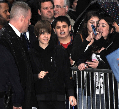 23.03 | Justin Bieber deixando os estúdios do David Letterman