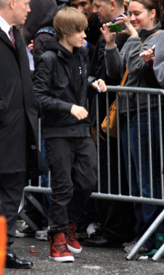 23.03 | Justin Bieber deixando os estúdios do David Letterman