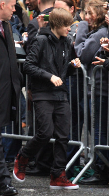 23.03 | Justin Bieber deixando os estúdios do David Letterman