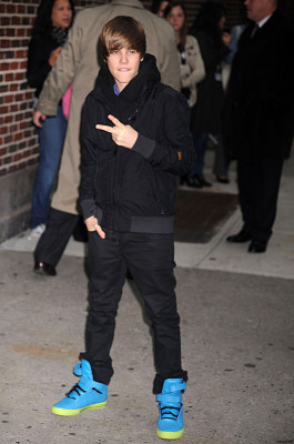 23.03 | Justin Bieber deixando os estúdios do David Letterman