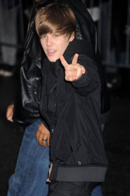 23.03 | Justin Bieber deixando os estúdios do David Letterman