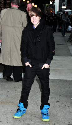 23.03 | Justin Bieber deixando os estúdios do David Letterman