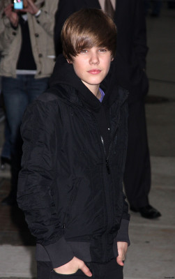 23.03 | Justin Bieber deixando os estúdios do David Letterman
