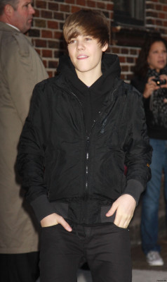 23.03 | Justin Bieber deixando os estúdios do David Letterman