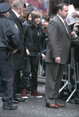 23.03 | Justin Bieber deixando os estúdios do David Letterman