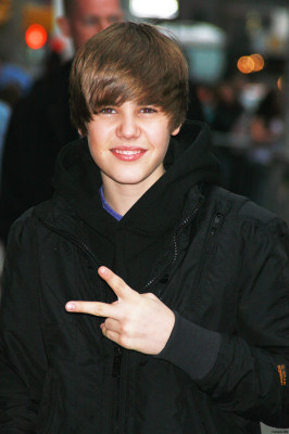 23.03 | Justin Bieber deixando os estúdios do David Letterman
