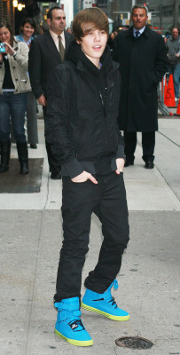 23.03 | Justin Bieber deixando os estúdios do David Letterman