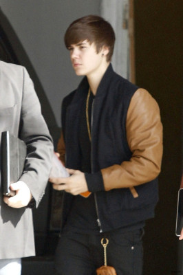 28.02 | Justin Bieber deixando estúdio em Los Angeles
