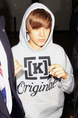 22.03 | Justin Bieber deixando os estúdios do BET