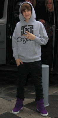 22.03 | Justin Bieber deixando os estúdios do BET
