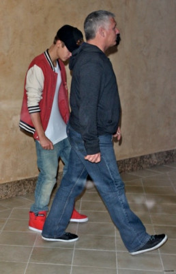 27.03 | Justin Bieber deixando estúdio de gravação em LA