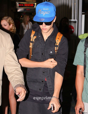 04.12 | Justin Bieber chegando em Miami