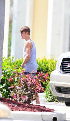 15.04 | Justin Bieber passeando na Florida