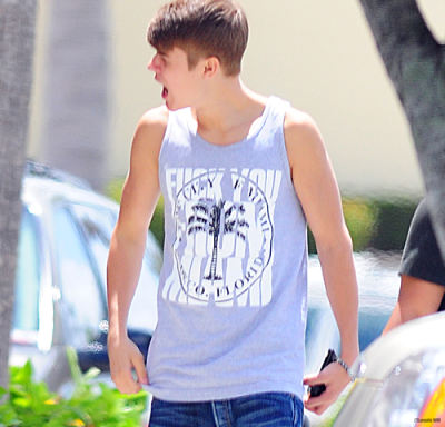 15.04 | Justin Bieber passeando na Florida
