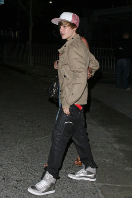30.03 | Justin Bieber deixando o show do Black Eyed Peas