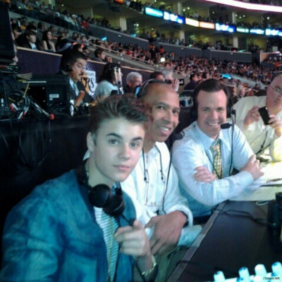 17.04 | Justin Bieber no jogo dos Lakers em Los Angeles