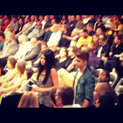 17.04 | Justin Bieber no jogo dos Lakers em Los Angeles