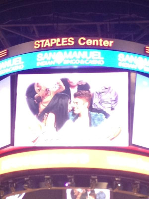 17.04 | Justin Bieber no jogo dos Lakers em Los Angeles