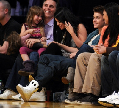 17.04 | Justin Bieber no jogo dos Lakers em Los Angeles