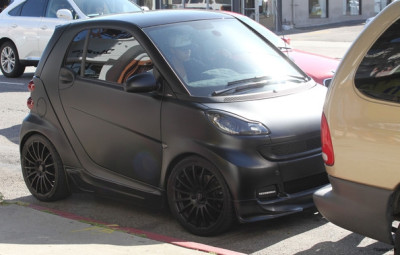 18.04 | Justin Bieber saindo de uma concessionária de motocicletas em West Hollywood, Califórnia