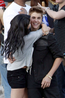 21.04 | Justin Bieber nos bastidores de Boyfriend
