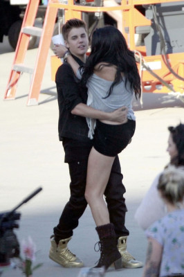 21.04 | Justin Bieber nos bastidores de Boyfriend