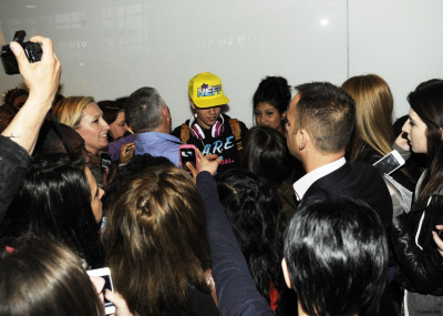 23.04 | Justin Bieber chegando no aeroporto em London