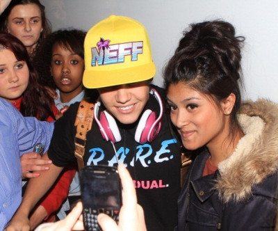 23.04 | Justin Bieber chegando no aeroporto em London