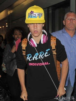 23.04 | Justin Bieber chegando no aeroporto em London