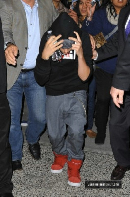 27.04 | Justin Bieber deixando o Fuerza Bruta
