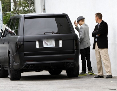 04.02 | Justin Bieber deixando uma sessão de fotos em Los Angeles