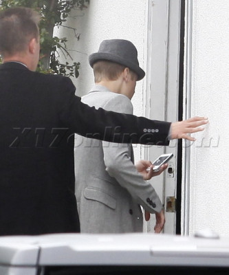 04.02 | Justin Bieber deixando uma sessão de fotos em Los Angeles