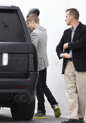 04.02 | Justin Bieber deixando uma sessão de fotos em Los Angeles