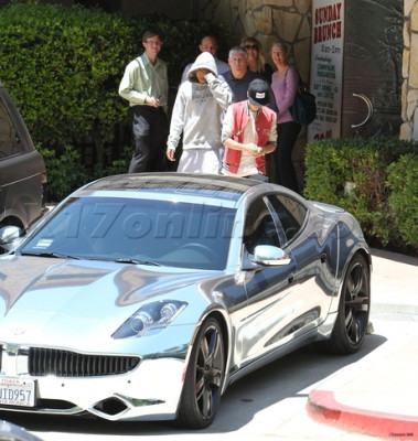 17.05 | Justin Bieber passeando em Los Angeles